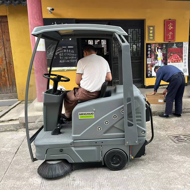 蘇州寶壽寺C200X駕駛式掃地機(jī)