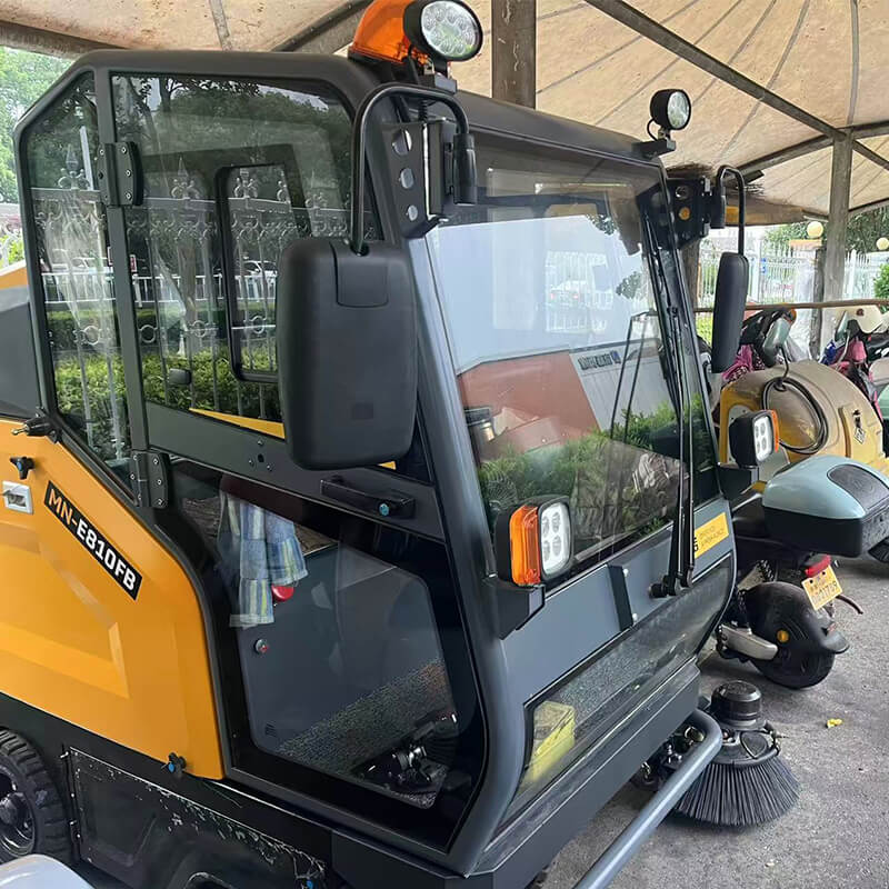 京新藥業(yè)E810FB封閉式掃地機(jī)